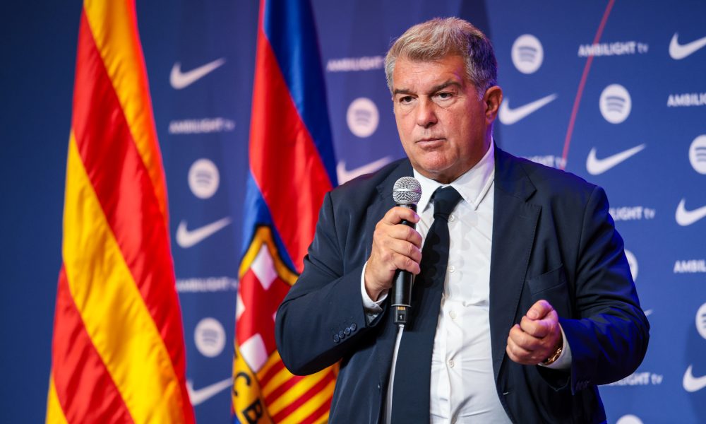 1736850784_fc-barcelona-unveil-new-head-coach-hansi-flick-20-1000×600.jpg